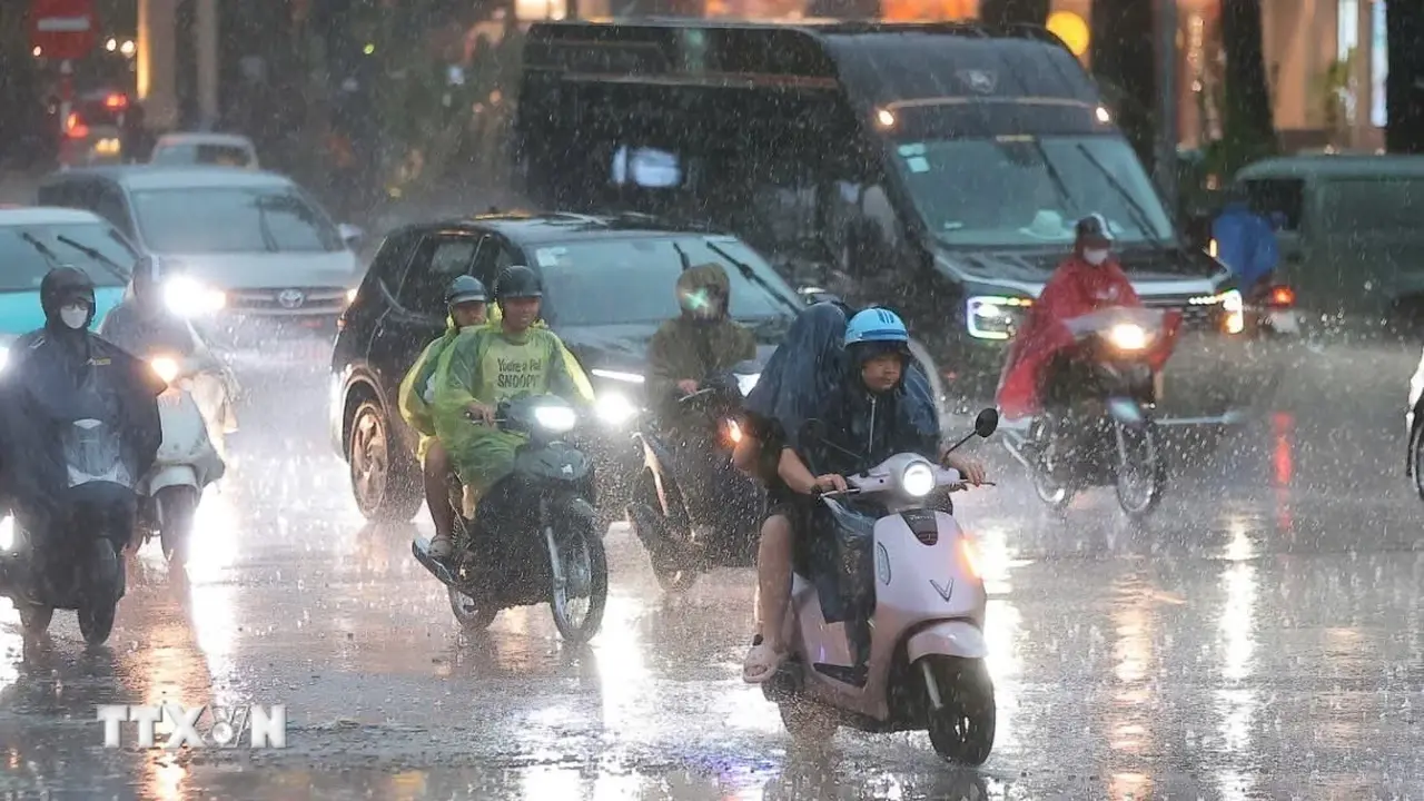تحذيرات من أمطار تتجاوز 80 ملم في شمال فيتنام غدًا
